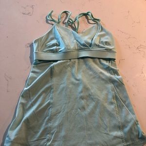 Lulu lemon tank with built in support (light recommended for a-b cups)
